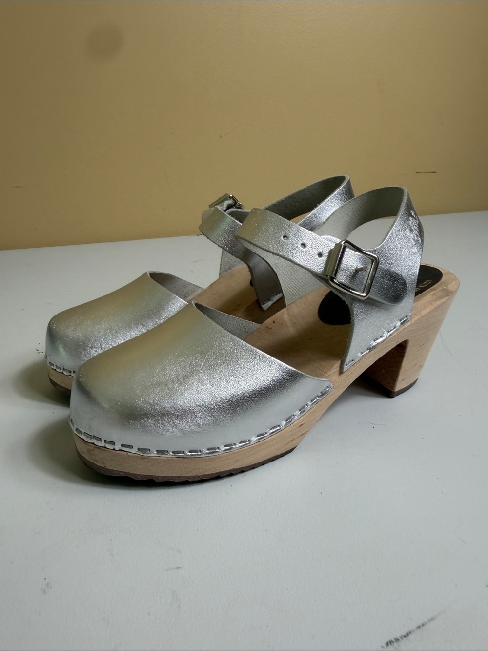 Lotta from Stockholm silver metallic Swedish clog sandals with strap 38